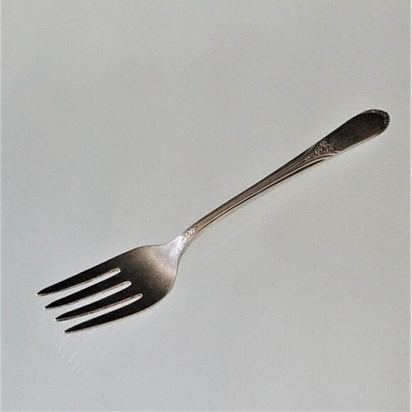 Wm Rogers IS Devonshire Aka Mary Lou 1938 Pattern Salad Fork Vintage Silverplate - Picture 9 of 11